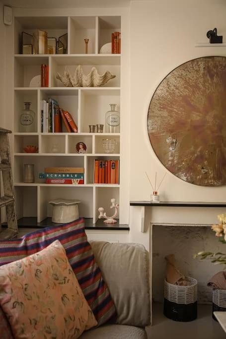 Primrose Cottage - With Private Courtyard & Sun Terrace In Central 바스 외부 사진